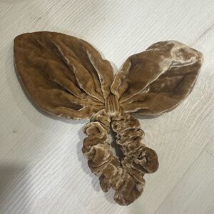 LoveShackFancy Velvet Bow Hair Accessory in Brown